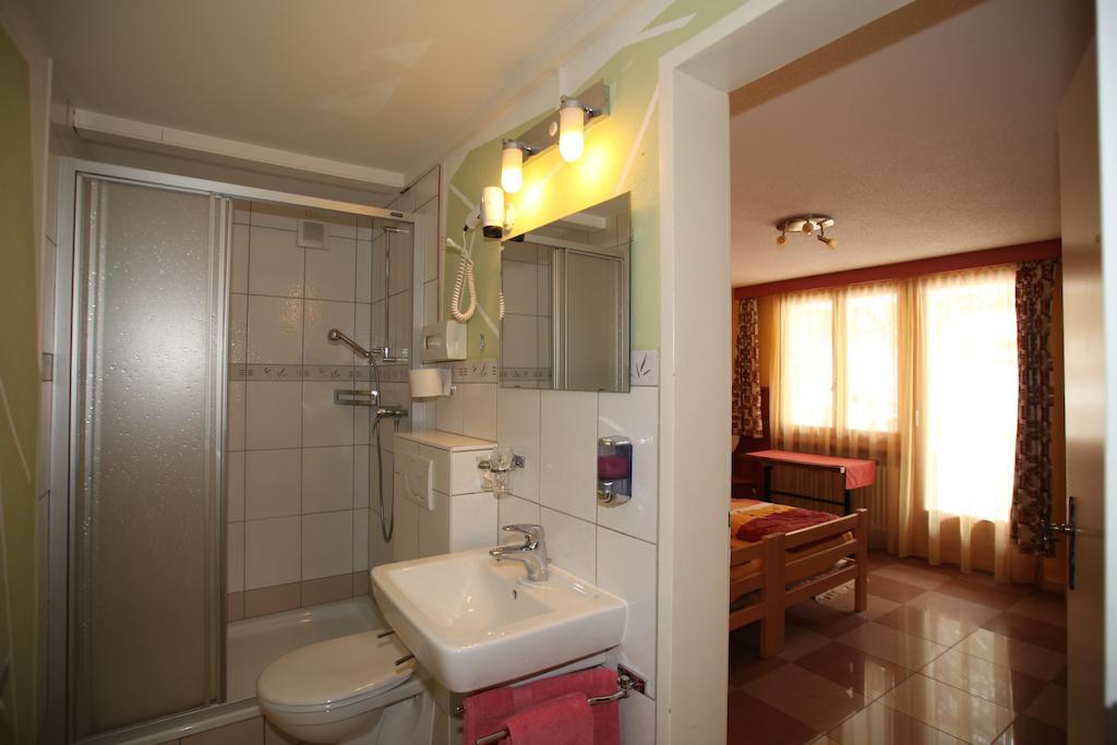Hotel Klein Matterhorn رندة الغرفة الصورة